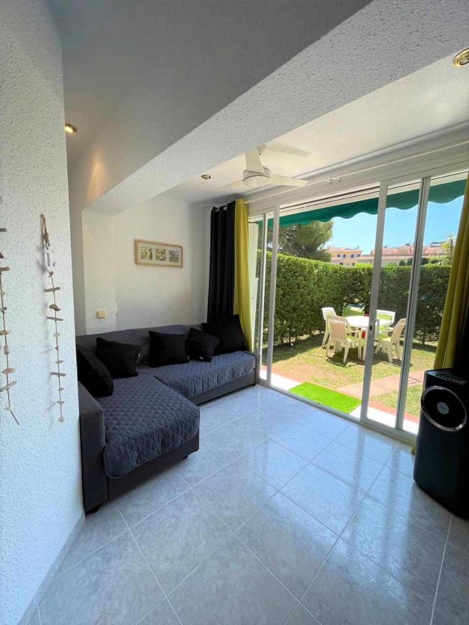 Apartamento En Platja Sant Pol S'Agaro Con Pisicina Y Jardin Sant Feliu de Guíxols Luaran gambar