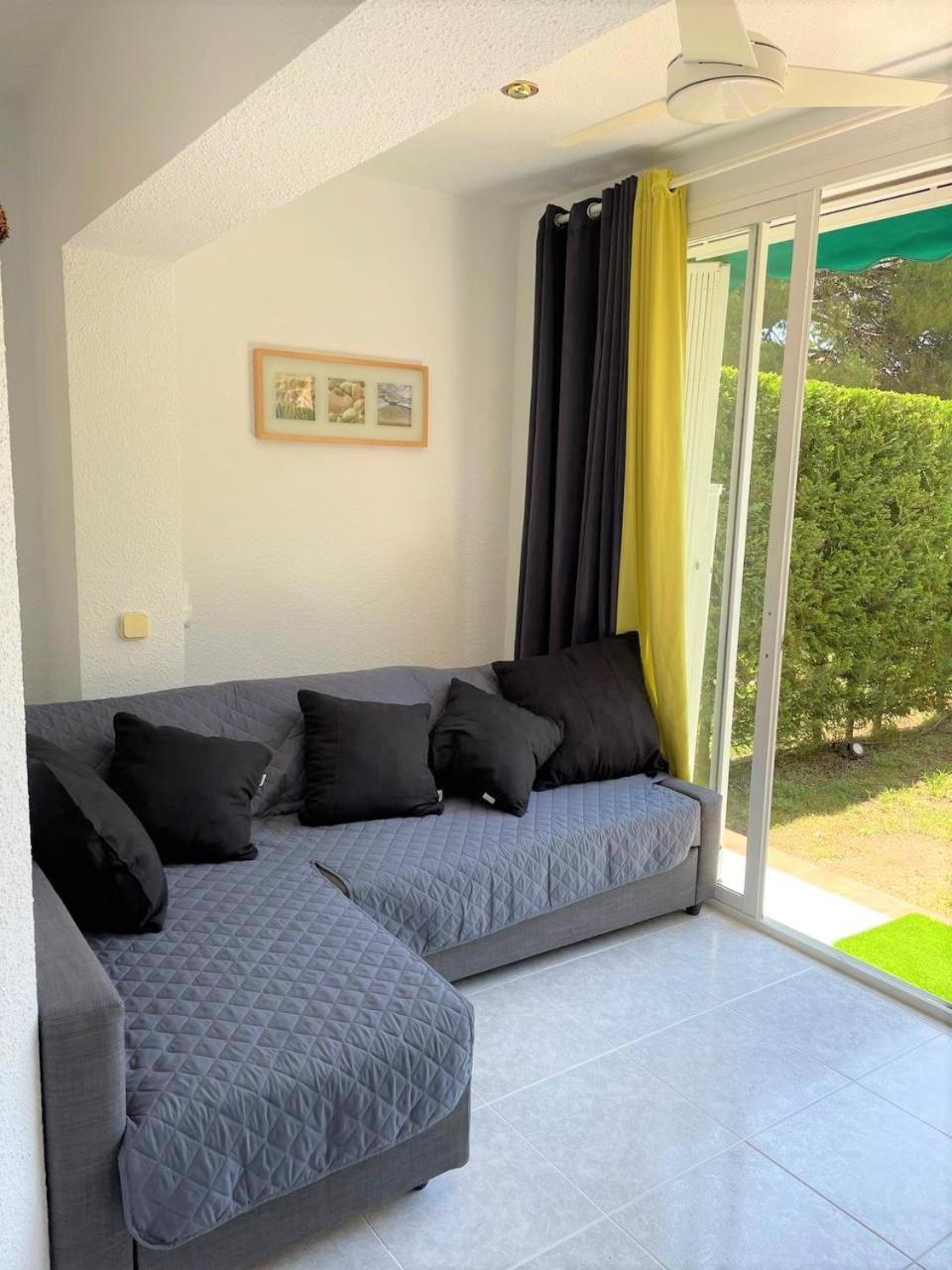 Apartamento En Platja Sant Pol S'Agaro Con Pisicina Y Jardin Sant Feliu de Guíxols Luaran gambar
